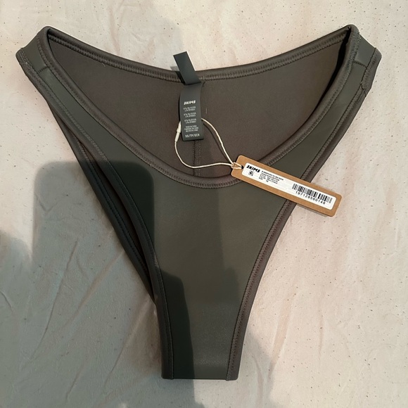 NWT/ PACKAGED (Gray chalk) Rubberized Scuba Swim Tanga Bikini Bottom EXTRASMALL - Picture 1 of 8